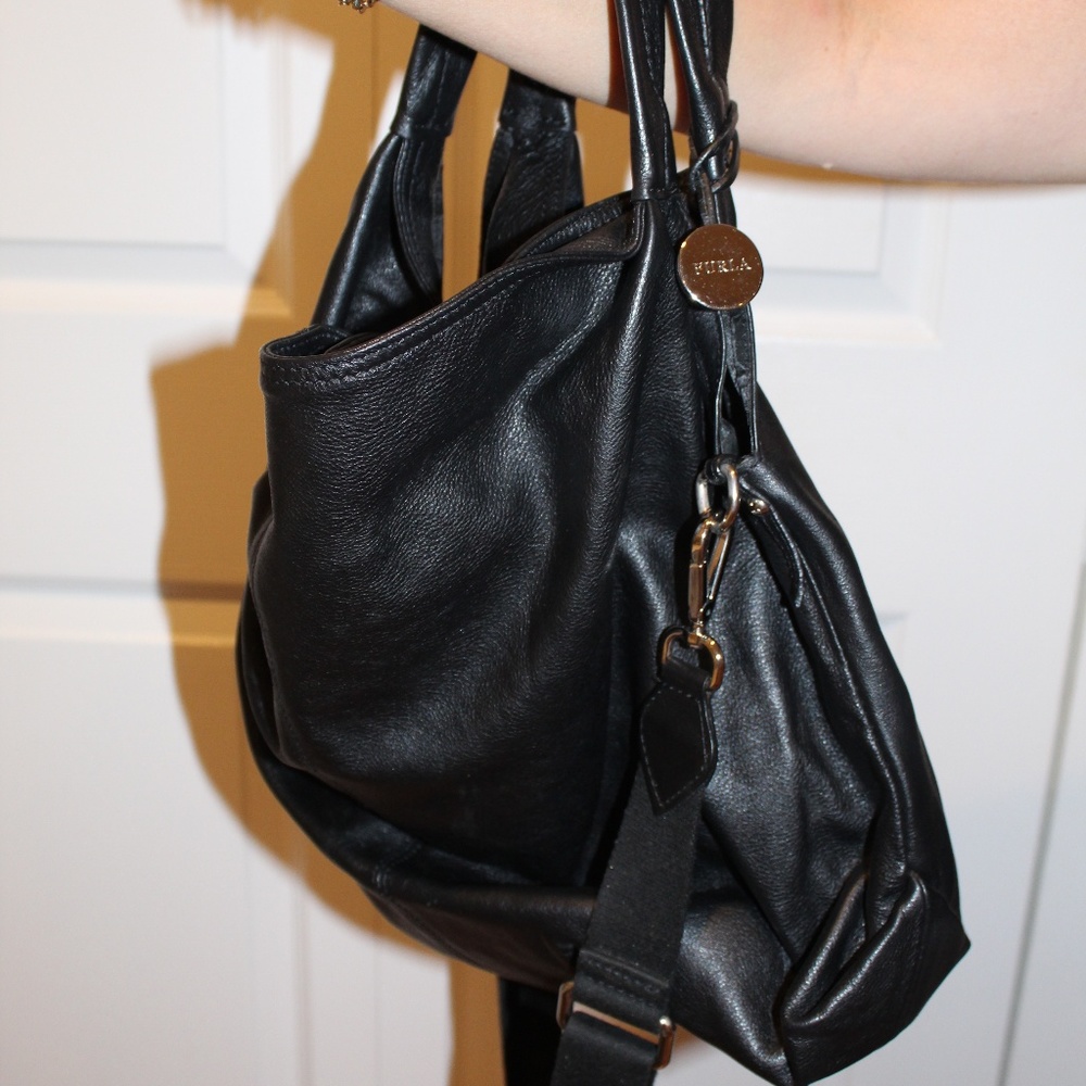 Black Leather Furla Crossbody/Shoulder Bag